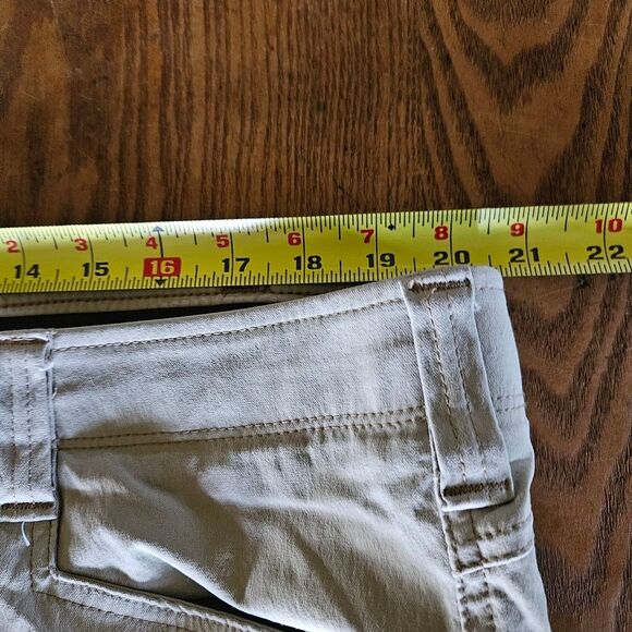 Wrangler Cargo Shorts Men’s W 42 Tan Casual Utility Pockets Outdoor Hiking Work - Picture 4 of 6